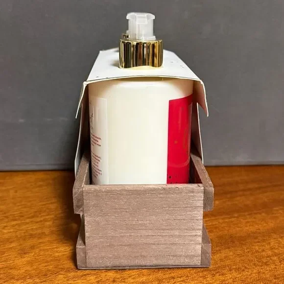 NIB Highland Natural Winter Frost Scented Luxury Hand Soap Lotion Set 16.9 fl oz - Picture 2 of 9